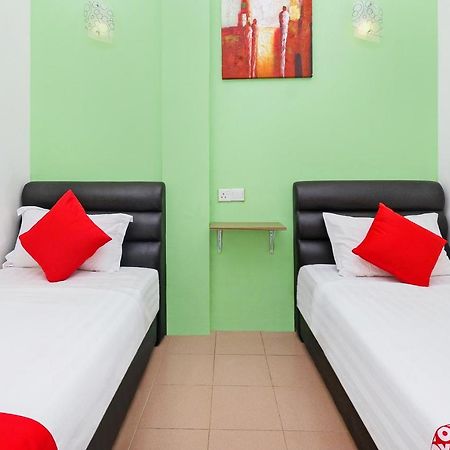 Oyo 850 Gold Star Hotel Chukai Luaran gambar
