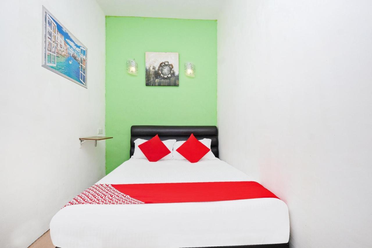 Oyo 850 Gold Star Hotel Chukai Luaran gambar