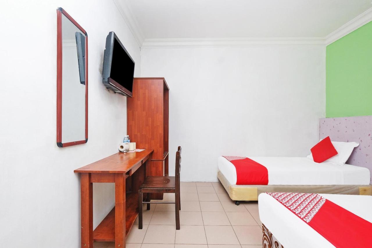 Oyo 850 Gold Star Hotel Chukai Luaran gambar