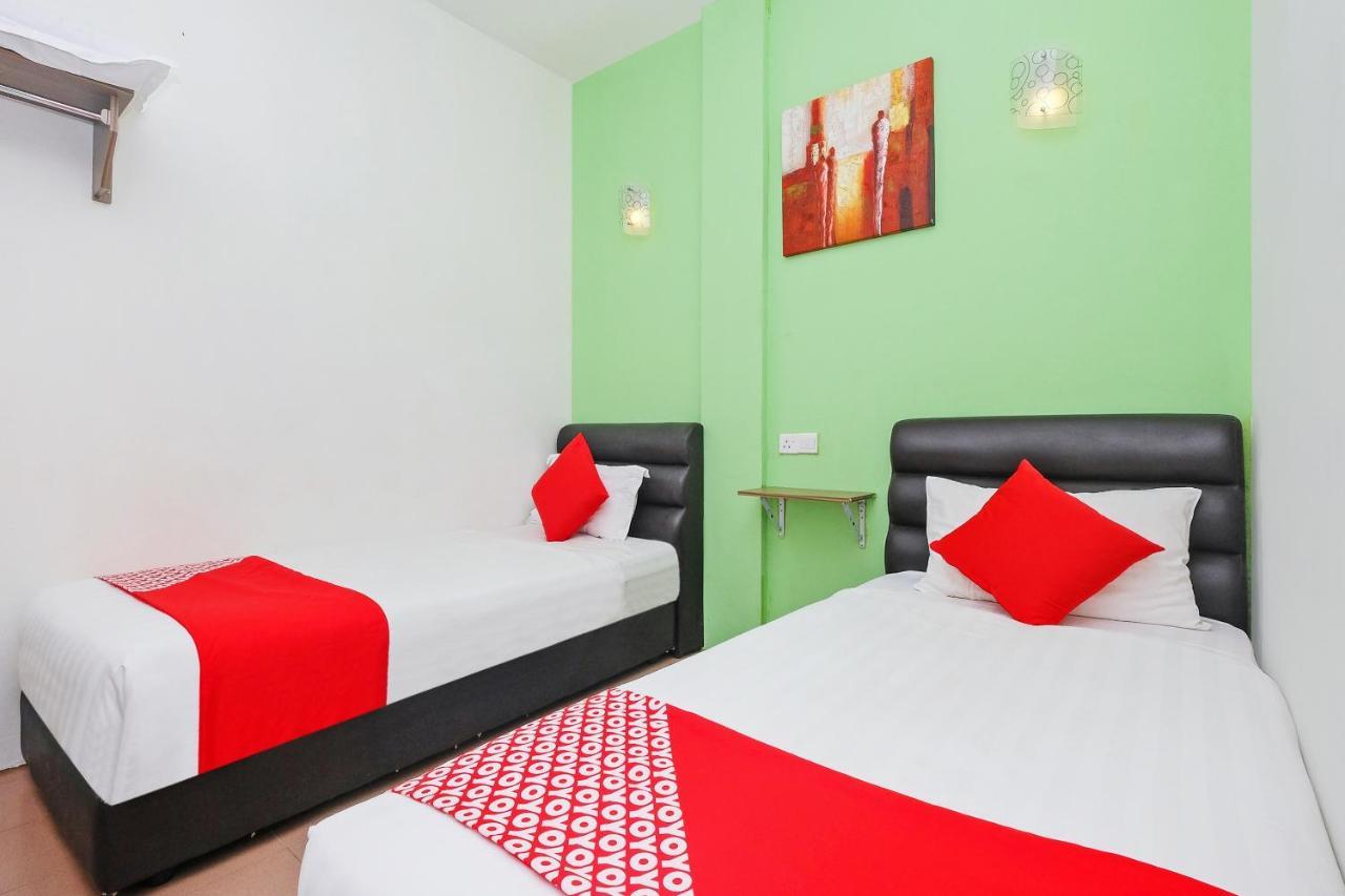 Oyo 850 Gold Star Hotel Chukai Luaran gambar
