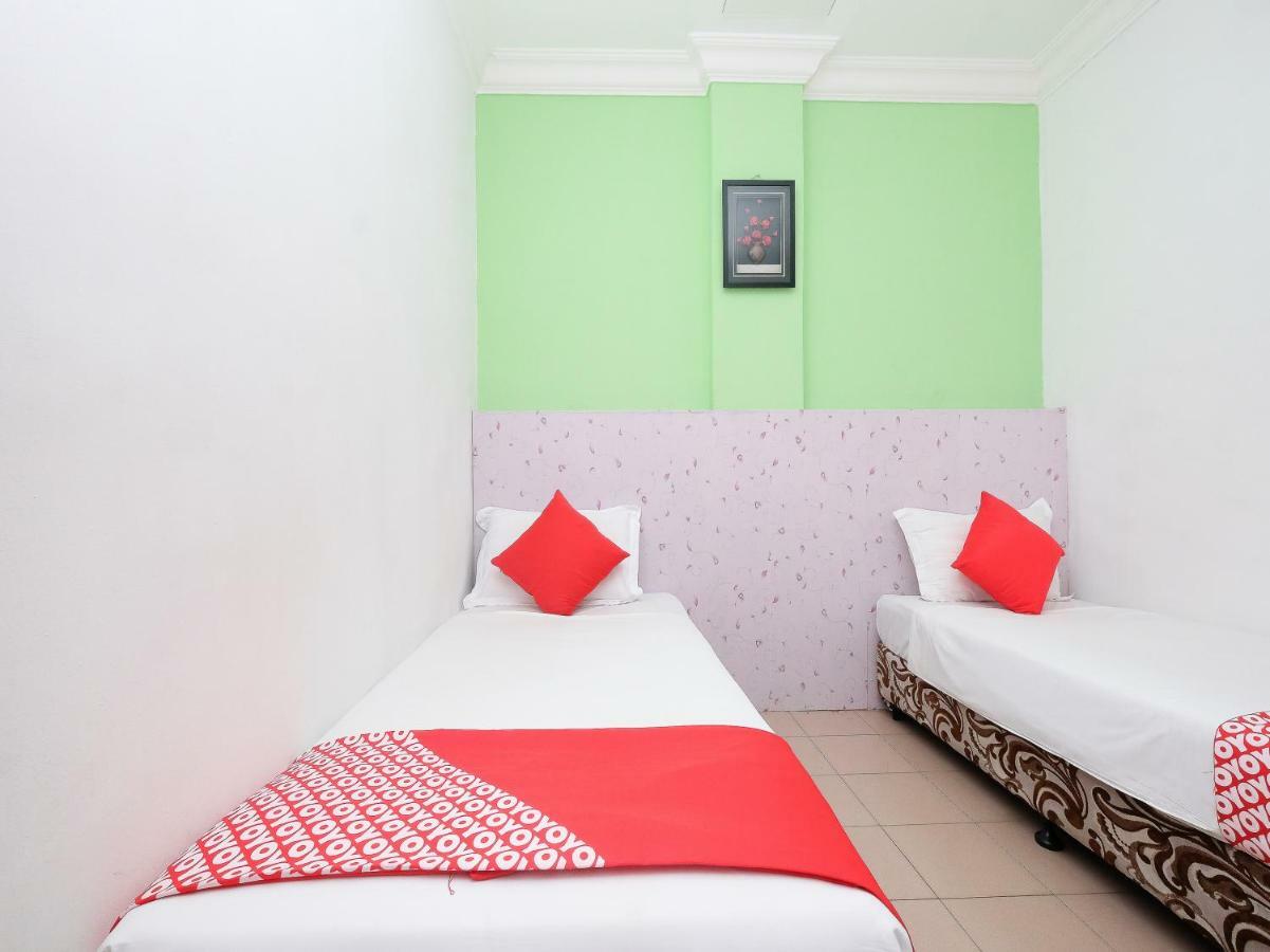 Oyo 850 Gold Star Hotel Chukai Luaran gambar