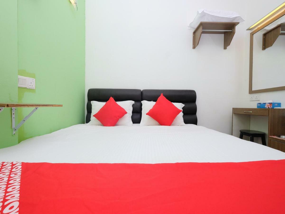 Oyo 850 Gold Star Hotel Chukai Luaran gambar