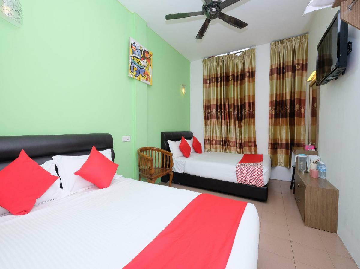 Oyo 850 Gold Star Hotel Chukai Luaran gambar