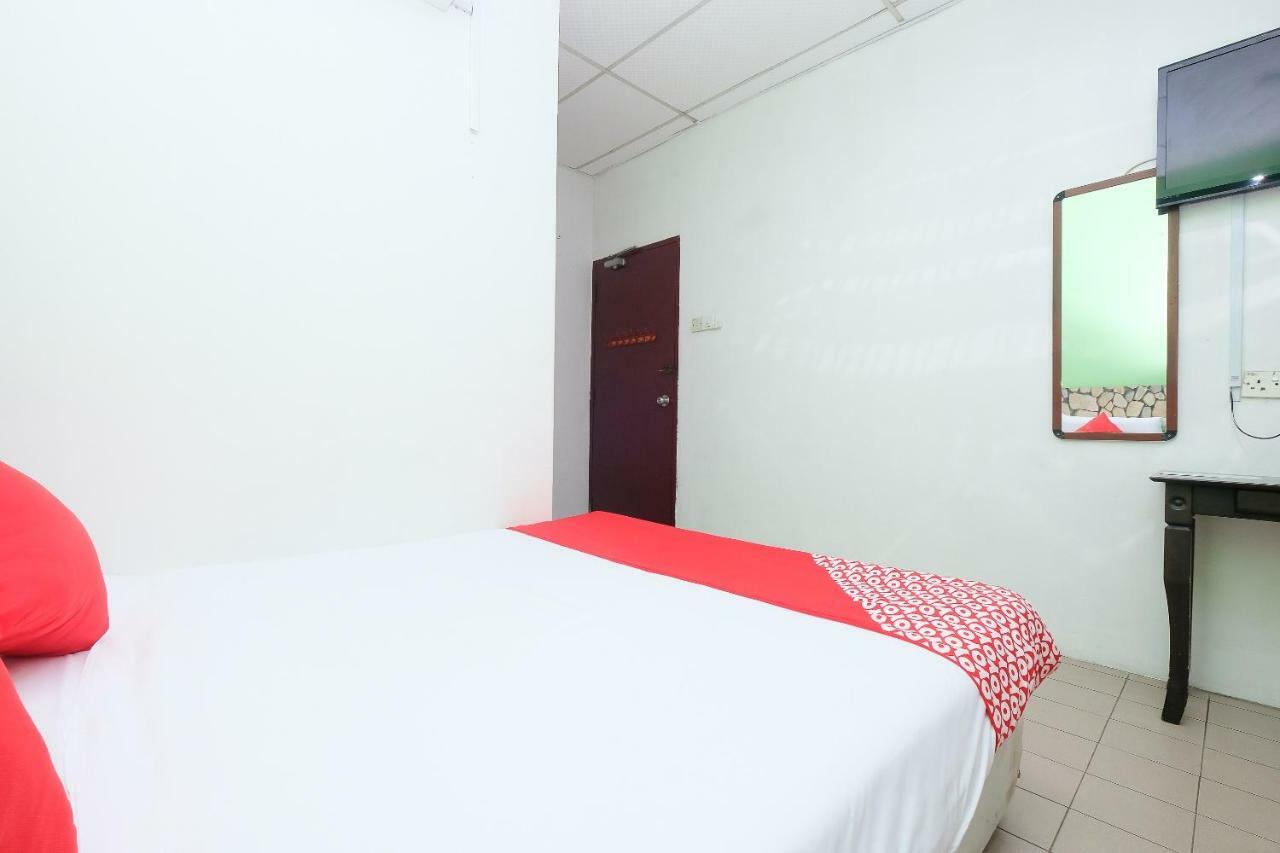Oyo 850 Gold Star Hotel Chukai Luaran gambar