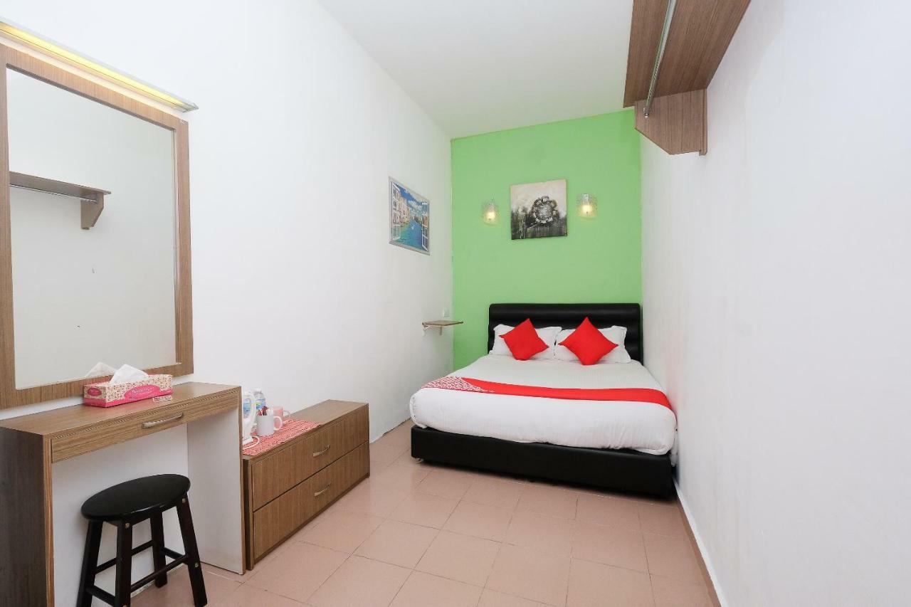 Oyo 850 Gold Star Hotel Chukai Luaran gambar