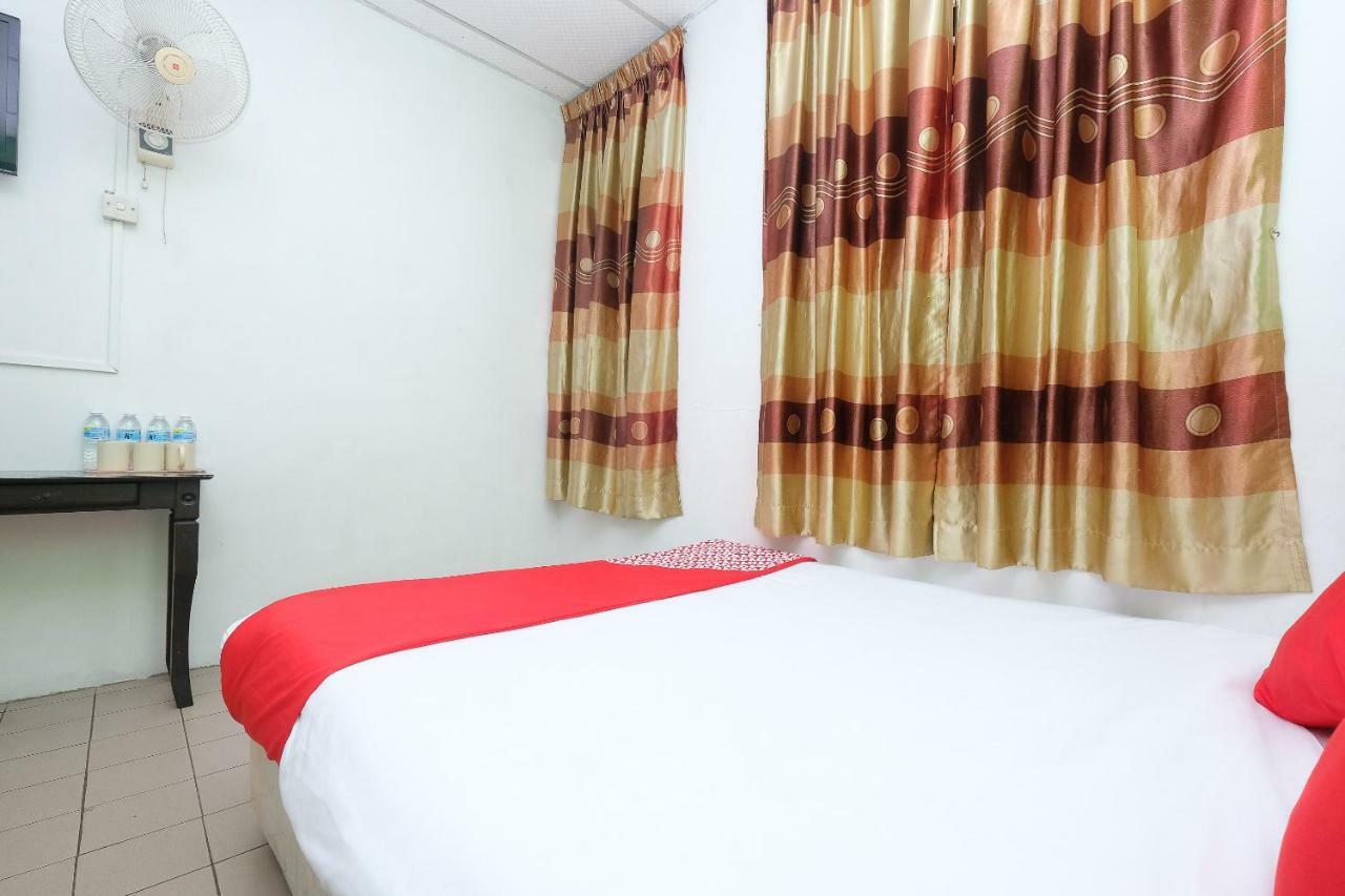 Oyo 850 Gold Star Hotel Chukai Luaran gambar